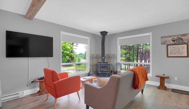 2 Bedroom on Loon Lake with Woodstove
