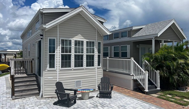 2-bedroom over 55+ community in delightful Punta Gorda great amenities
