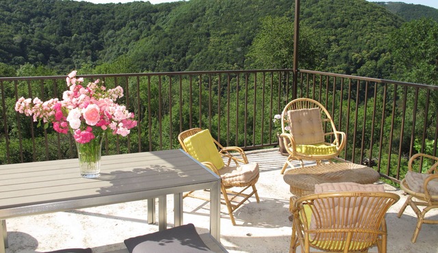 2 Bedroom Private vacation home in Peux et Couffouleux