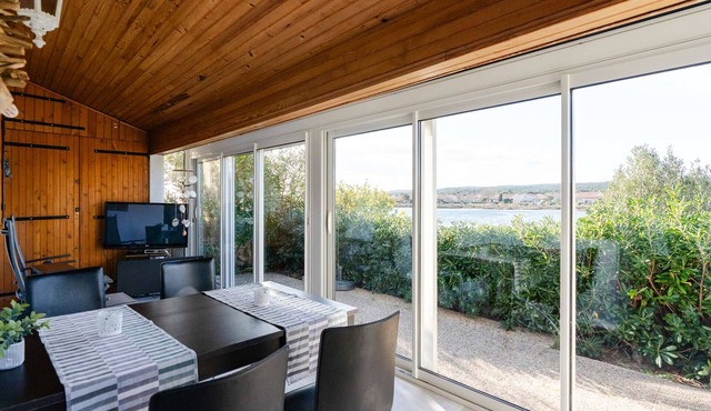 2-Bedroom Pavilion with Mezzanine and WIFI - Pets Allowed, Lagoon View