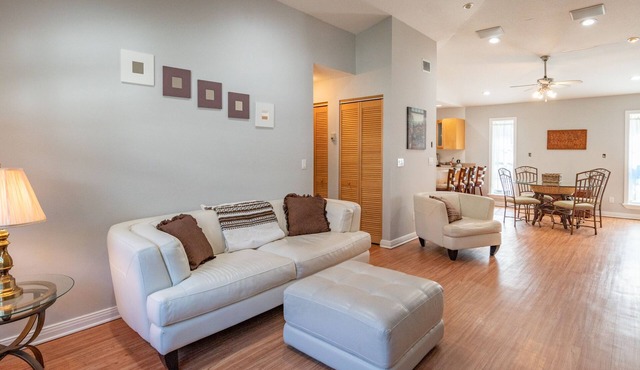 2 Bedroom, Perfect Wellington Private Retreat Near Palm Beach