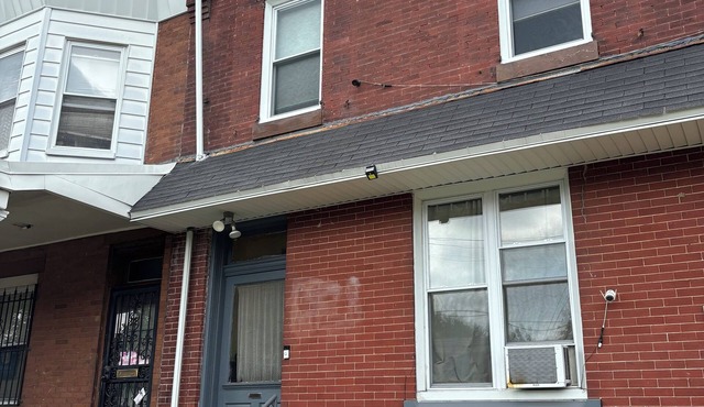 2 bedroom, Pet friendly near Einstein Hospital