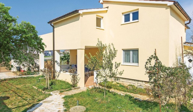 2 bedroom pet friendly apartment in Fazana