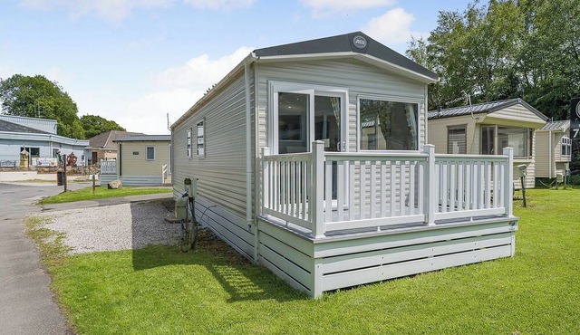 2 Bedroom platinum unit with decking.