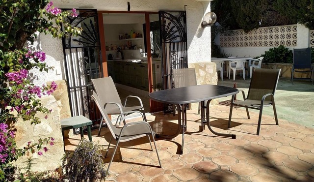 2-Bedroom Poolside Apartment Rental in Jávea (Montgo)