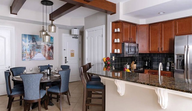 2 Bedroom Presidential Condo, Sleeps 6, on Riverwalk at La Casada Resort!