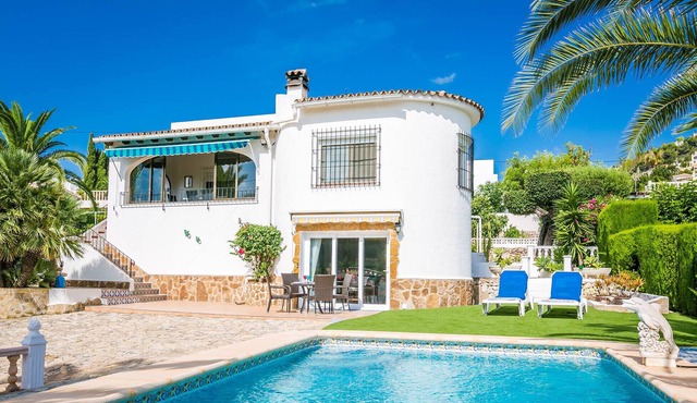 2 bedroom private villa in quiet residential area with own pool