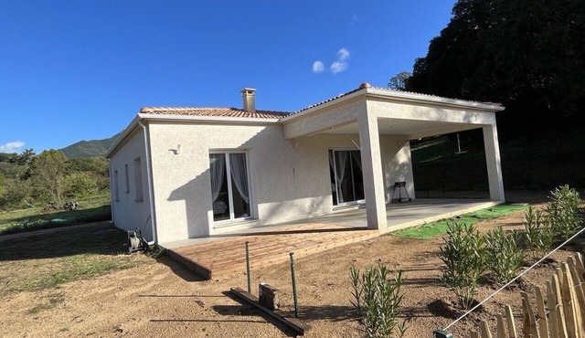 2 Bedroom Private vacation home in Eccica-Suarella