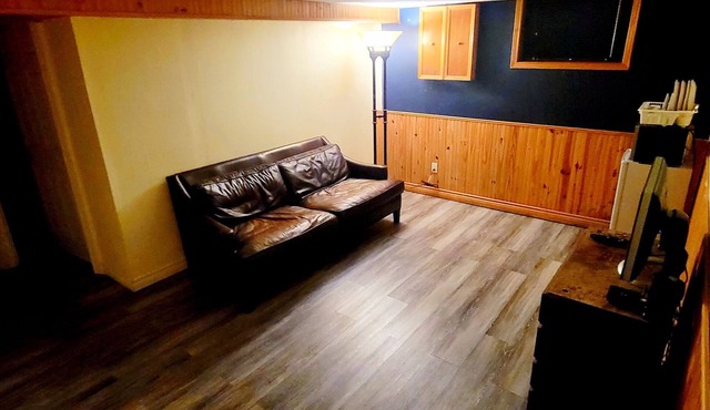 2-Bedroom private basement, Minutes from airport & transit