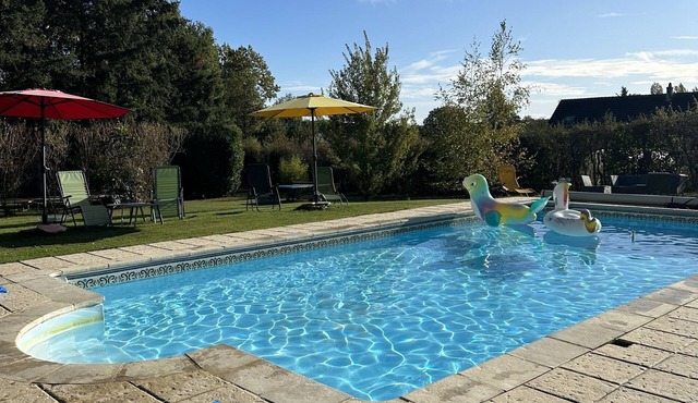 2 Bedroom Private vacation home in Monteaux