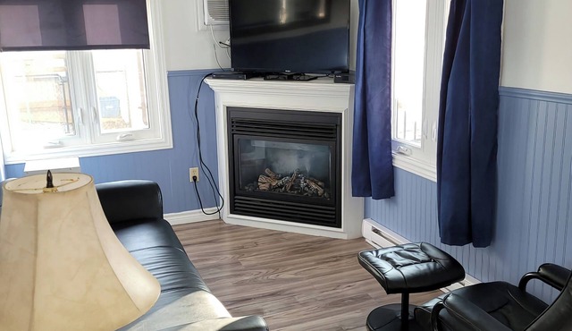 2 Bedroom Property with Views of RONDEAU BAY