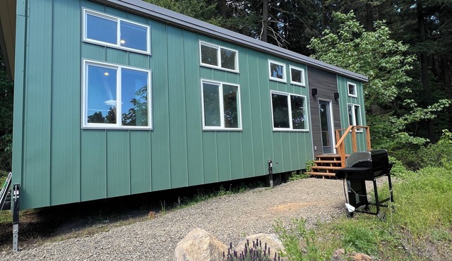 2-bedroom, quiet, pet friendly tiny house “Husky”