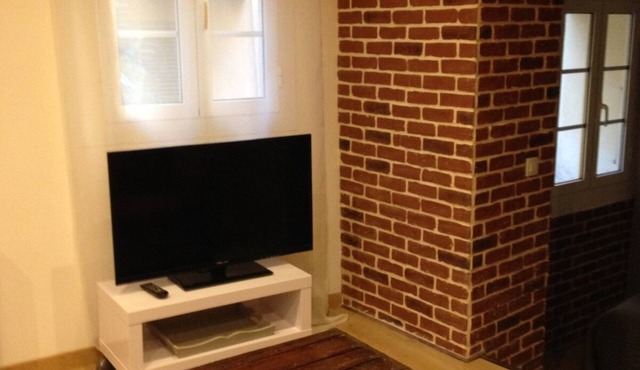 2-bedroom rental in the heart of the old Nice, a few steps away from Promenade