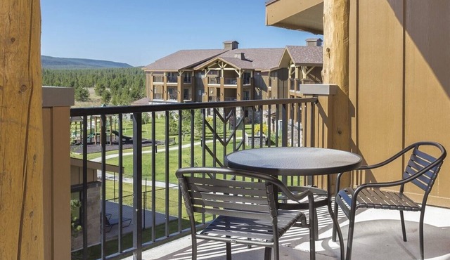 2-bedroom resort in brilliant West Yellowstone with AC, fitness room, WiFi