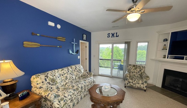 2 bedroom resort condo, upper condo w/ Amenities Mariners Landing