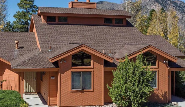 2-bedroom resort in Flagstaff, Arizona with mountain view