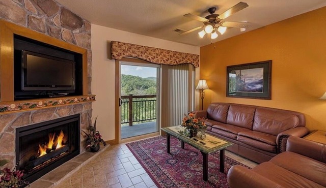 2-bedroom resort in fantastic Branson with AC and fitness room