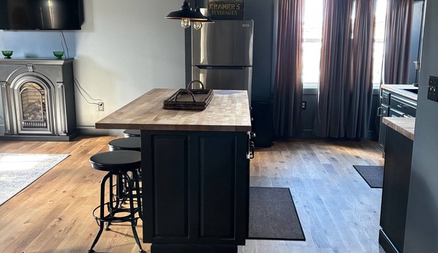 2 Bedroom Restored Historic Landmark-Old Industrial Soda Factory in Mount Carmel