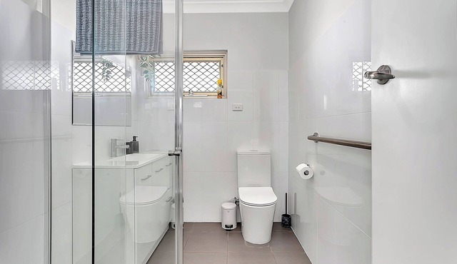 2 Bedroom Seaside Suite just Steps from the Shore + Arcade & Balcony