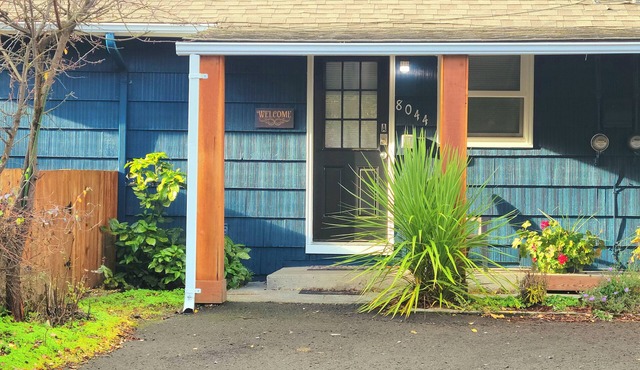 2 Bedroom Single Level-Fenced Yard