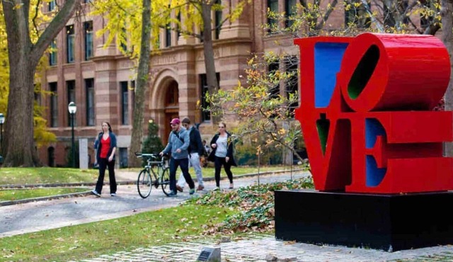 2 bedroom small house in university city sleeps 5.