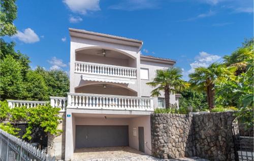 2 Bedroom Stunning Apartment In Pobri