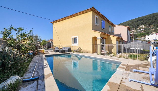 2 bedroom stunning home in La Farlede