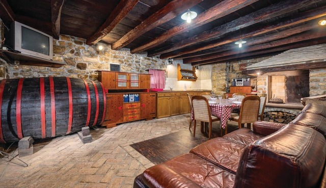 2 bedroom stunning home in Marcenagla