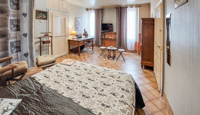 2 bedroom stunning home in Boussac