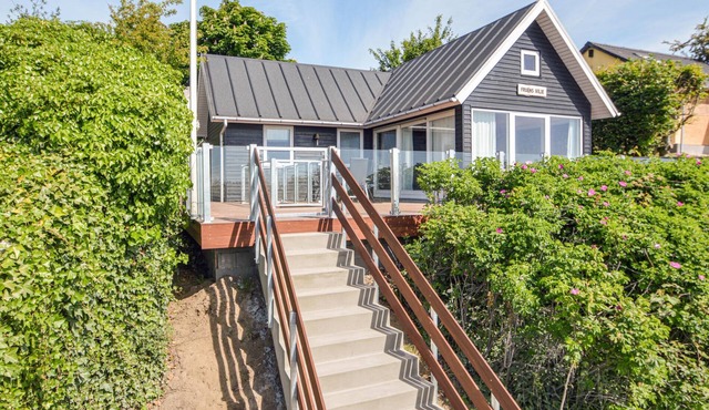 2 bedroom stunning home in Bjert