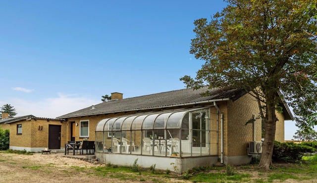 2 bedroom stunning home in Vrå