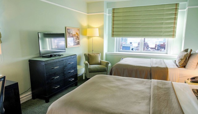 2-Bedroom Suite at a 4⭐️ Hotel