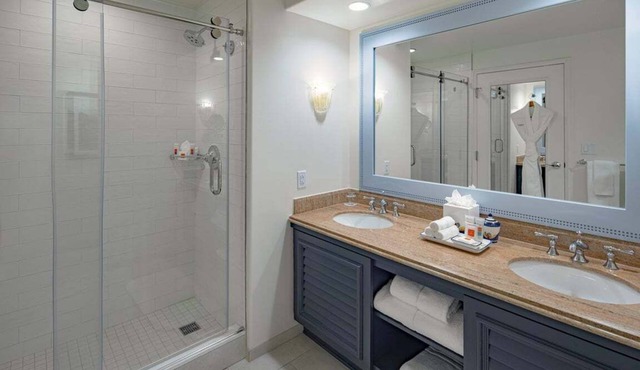 2-Bedroom Suite at a 4⭐️ Hotel