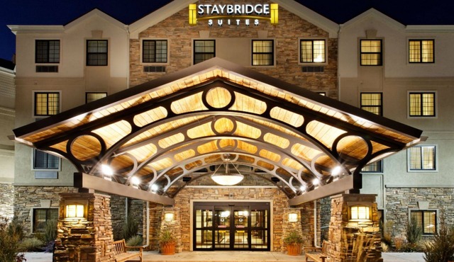 2 Bedroom Suite | Free Breakfast. Pool & Hot Tub. Your Next Trip!