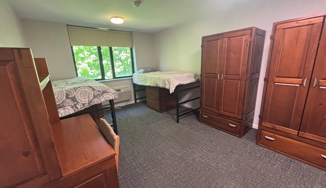 2 bedroom suite in Caldwell with AC
