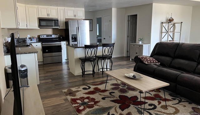 2 Bedroom Suite in Ridgecrest