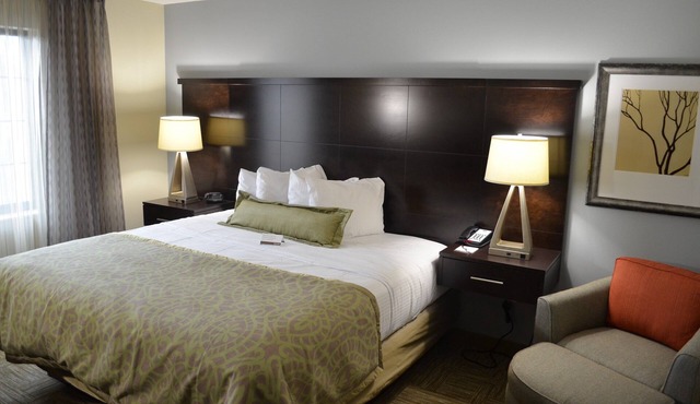 2 Bedroom Suite | King + 2 Doubles | Breakfast