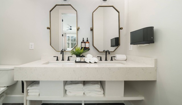 2 Bedroom Suite + Loft, Second Floor