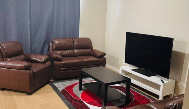 2 bedroom suite near downtown