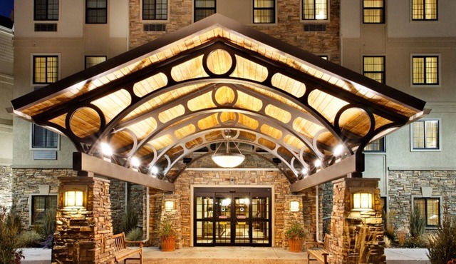 2 Bedroom Suite Near Toledo | Relaxing Retreat with Shared Indoor Pool + Free Breakfast!