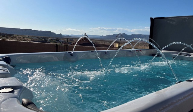 2 Bedroom Town Home with Unobstructed Views of Lake Powell in Dark Sky Community
