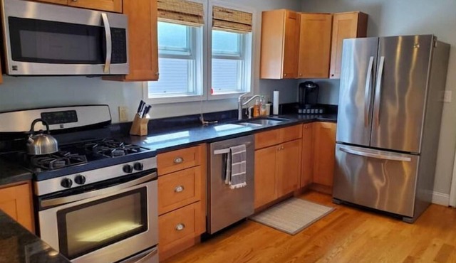 2-bedroom townhouse with indoor fireplace