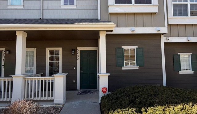 2-bedroom townhome near Denver Airport