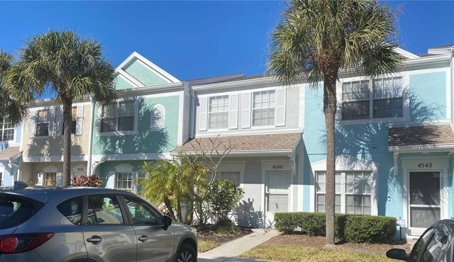 2 Bedroom Townhome (225239) by Houzlet