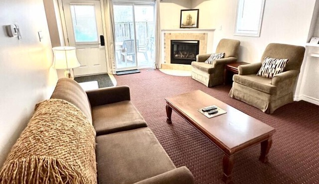 2 bedroom townhome with view of the mountain