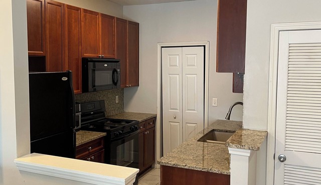 2-bedroom townhome in fantastic Duluth with AC