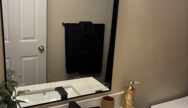 2-bedroom townhome in delightful Shakopee with AC comfort