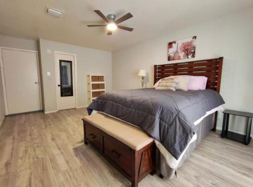 2 bedroom Townhome near IAH