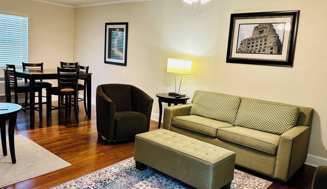 2 Bedroom Townhome - Close to LSU and Downtown