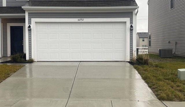 2-bedroom townhome with AC